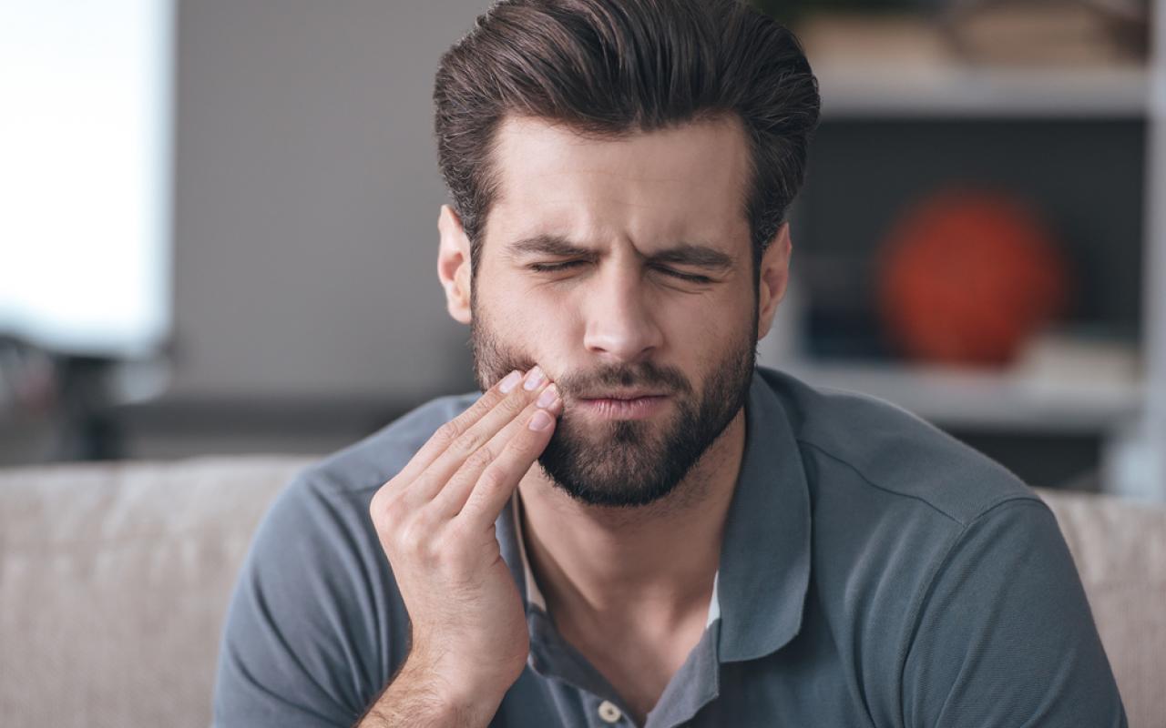 Placca batterica e soggettività: le cause della parodontite