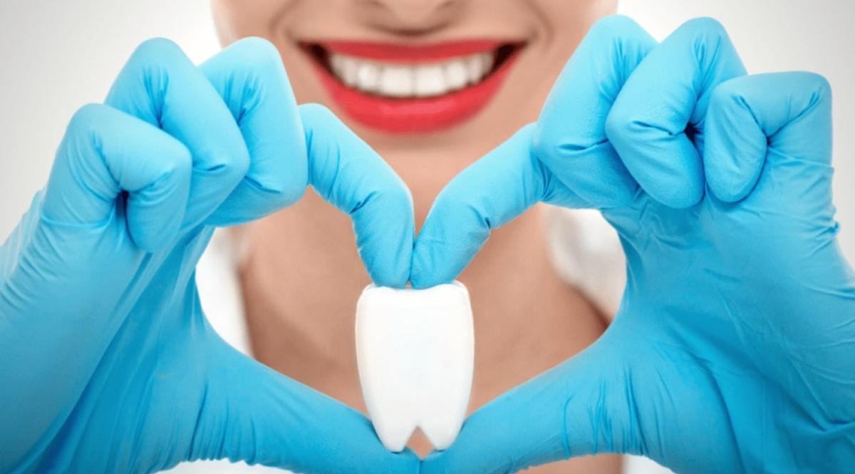 Parodontite e malattie cardiovascolari: curare le nostre gengive potrebbe aiutarci a prevenire l’infarto